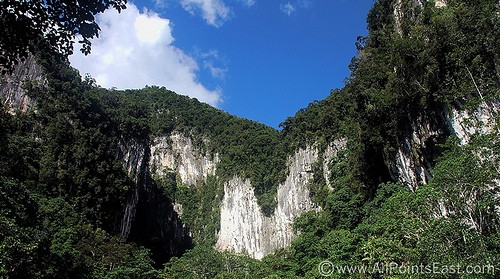 For Adventure Seekers – Exploring The Mulu Caves of Sarawak